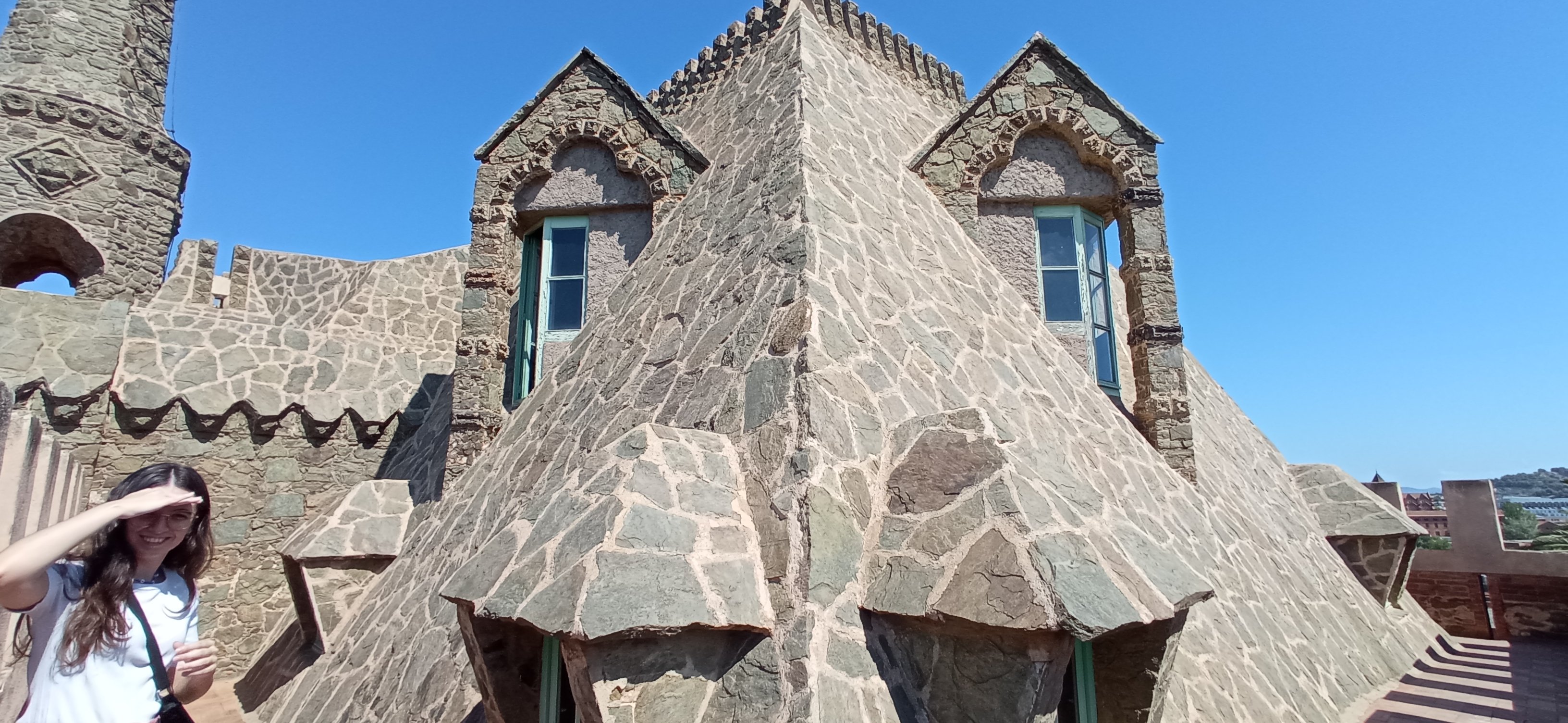 La Torre Bellesguard de Antoni Gaudí, ¡aquí hay dragón escondido!