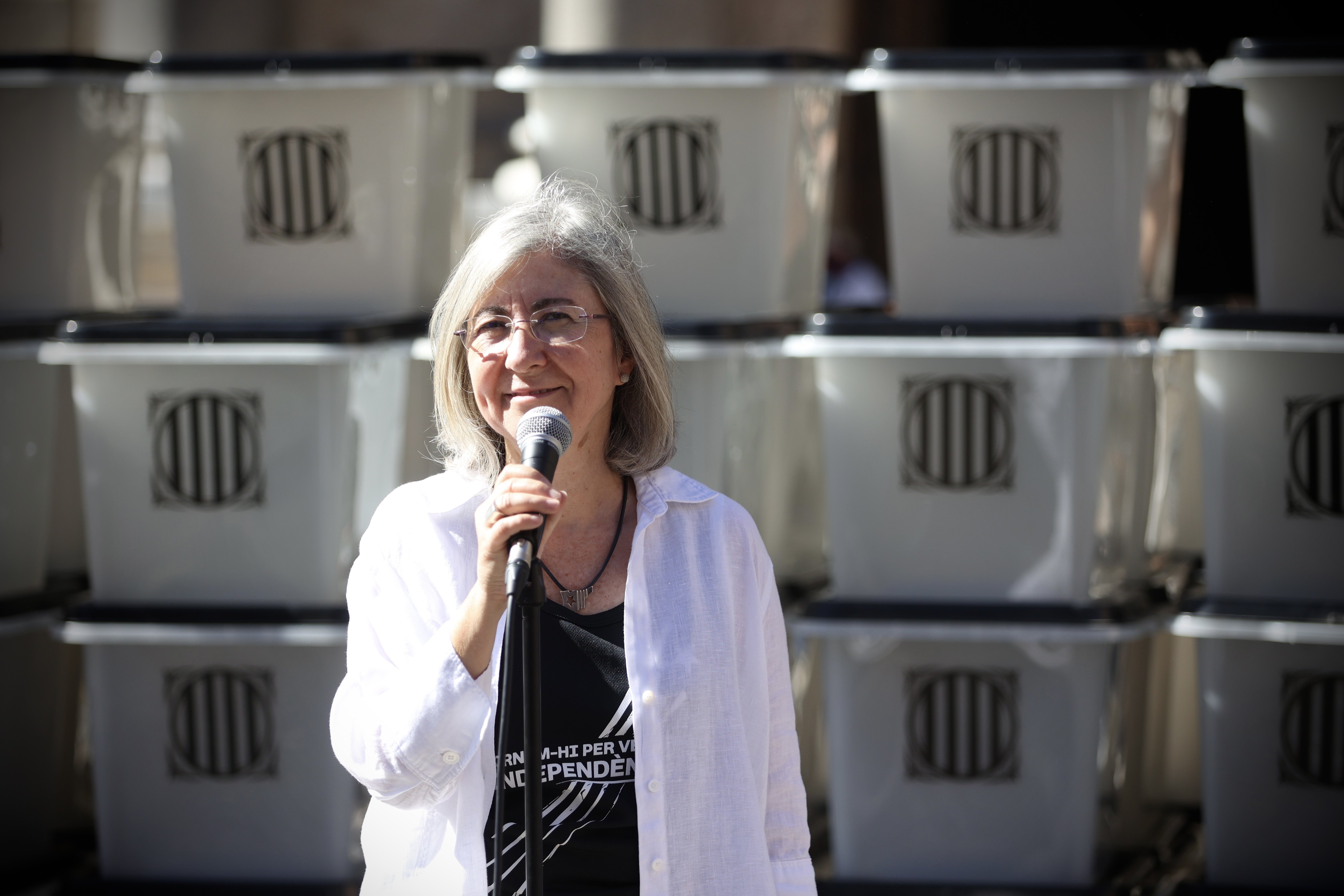 plaça Sant Jaume mur urnes Dolors Feliu Assamblea / Foto: Montse Giralt