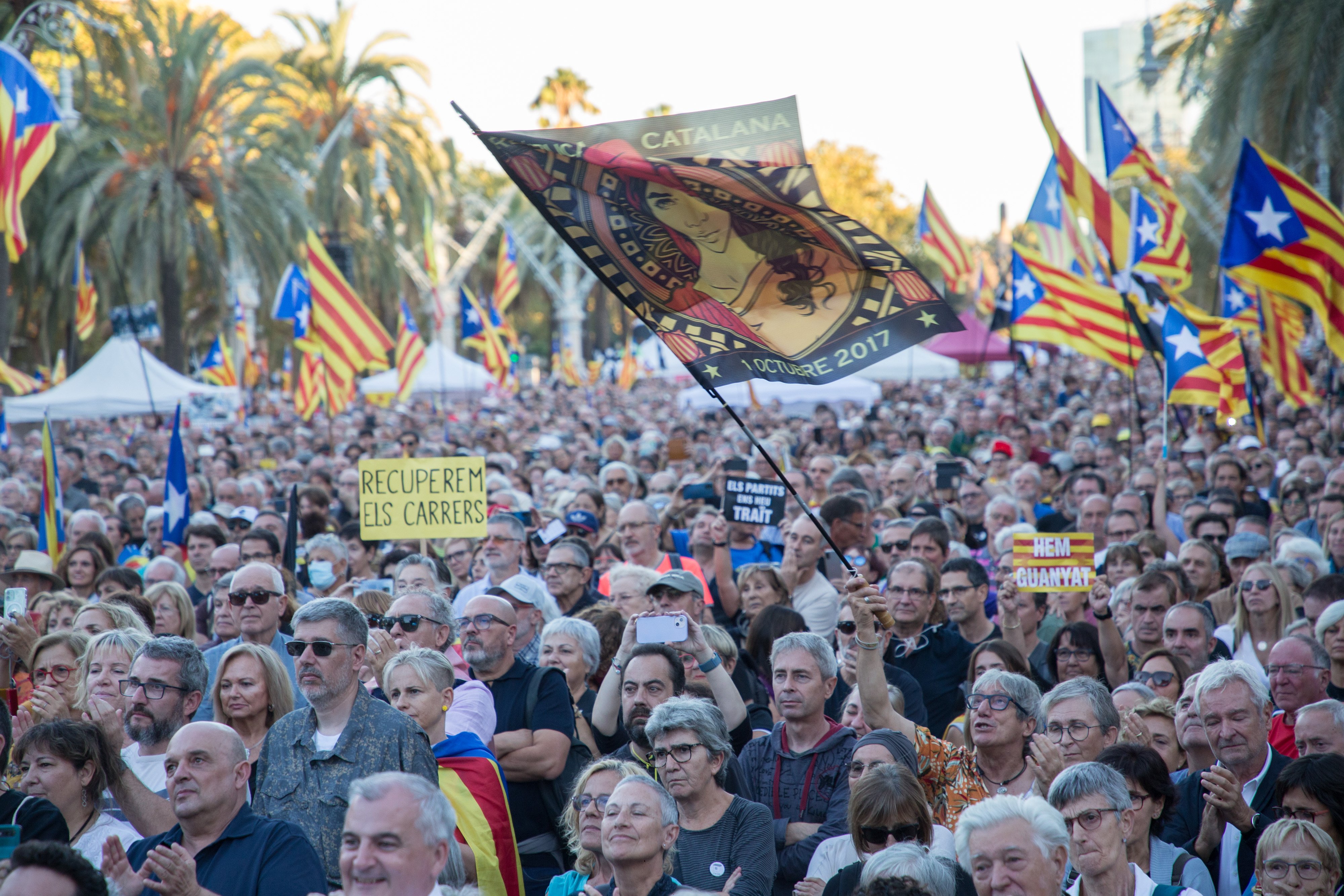 Topada frontal per l'estratègia de l'independentisme en l'acte unitari de l'1 d'octubre