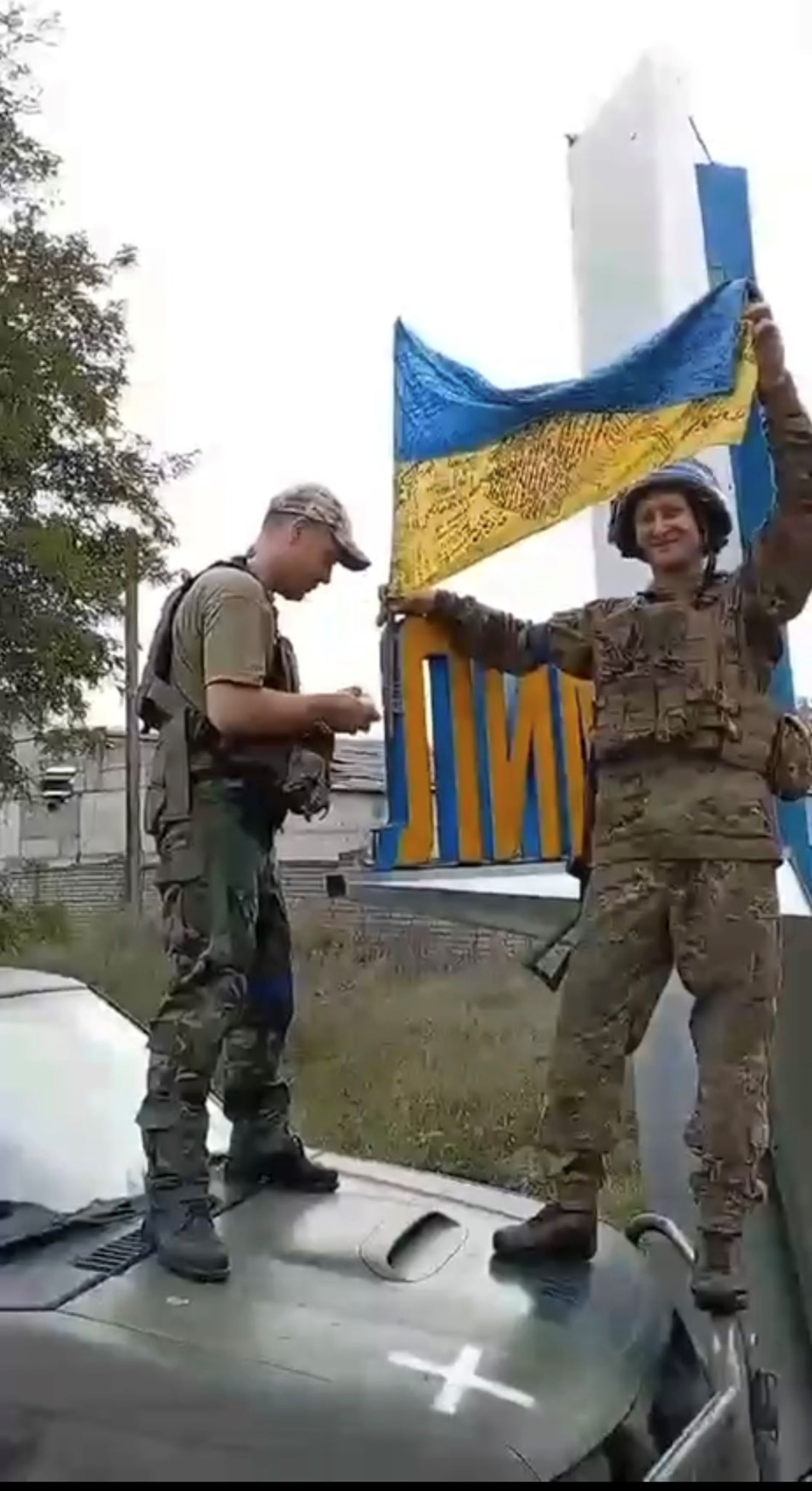 La bandera ucraïnesa ja oneja a Liman: Rússia fracassa en l'intent d'annexió