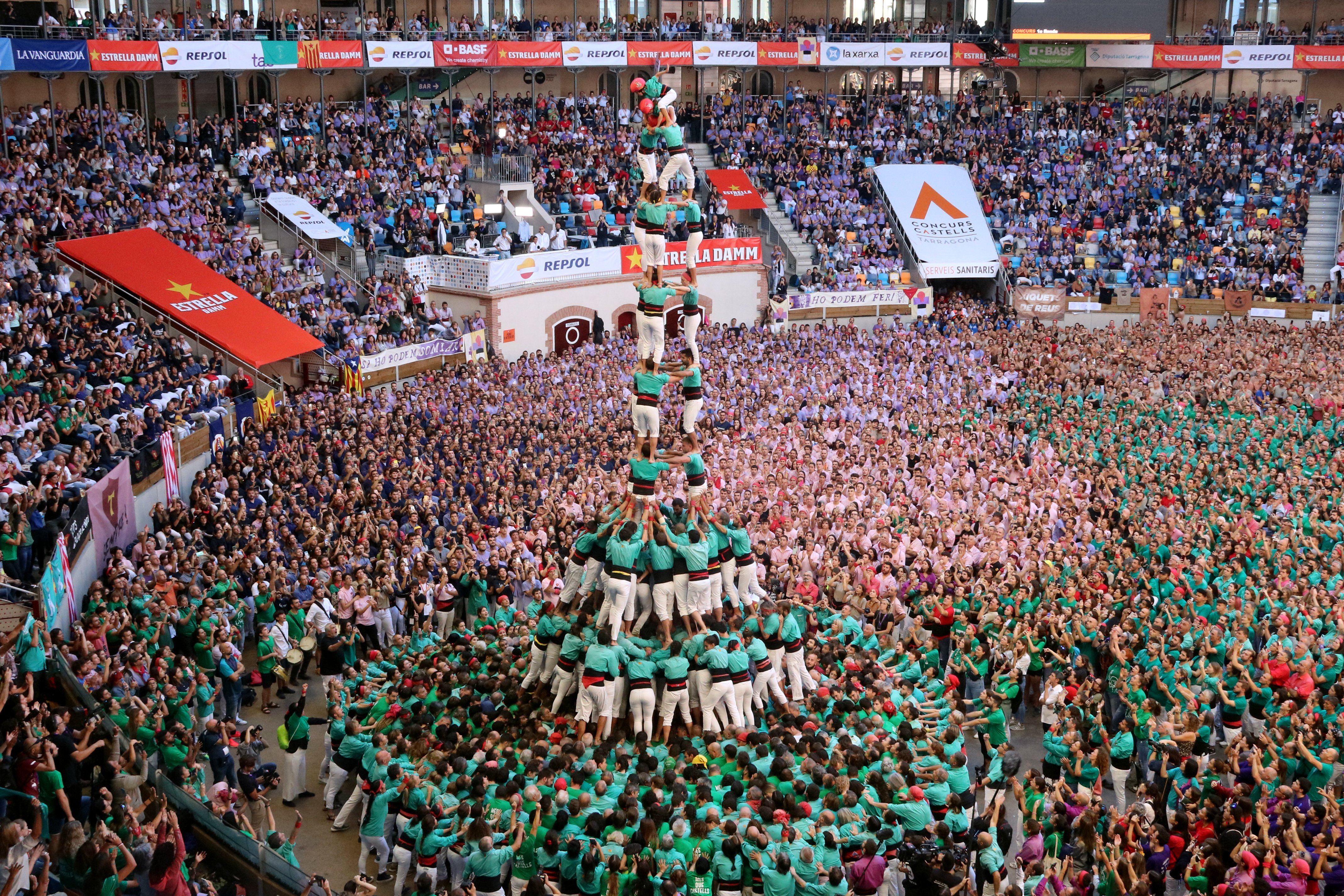 3 de 10 con forro y esposas|manillas Castellers de Vilafranca Concurs de Castells 2022 ACN