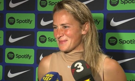L'aplaudit gest pel català de la jugadora del Barça Ana Crnogorcevic