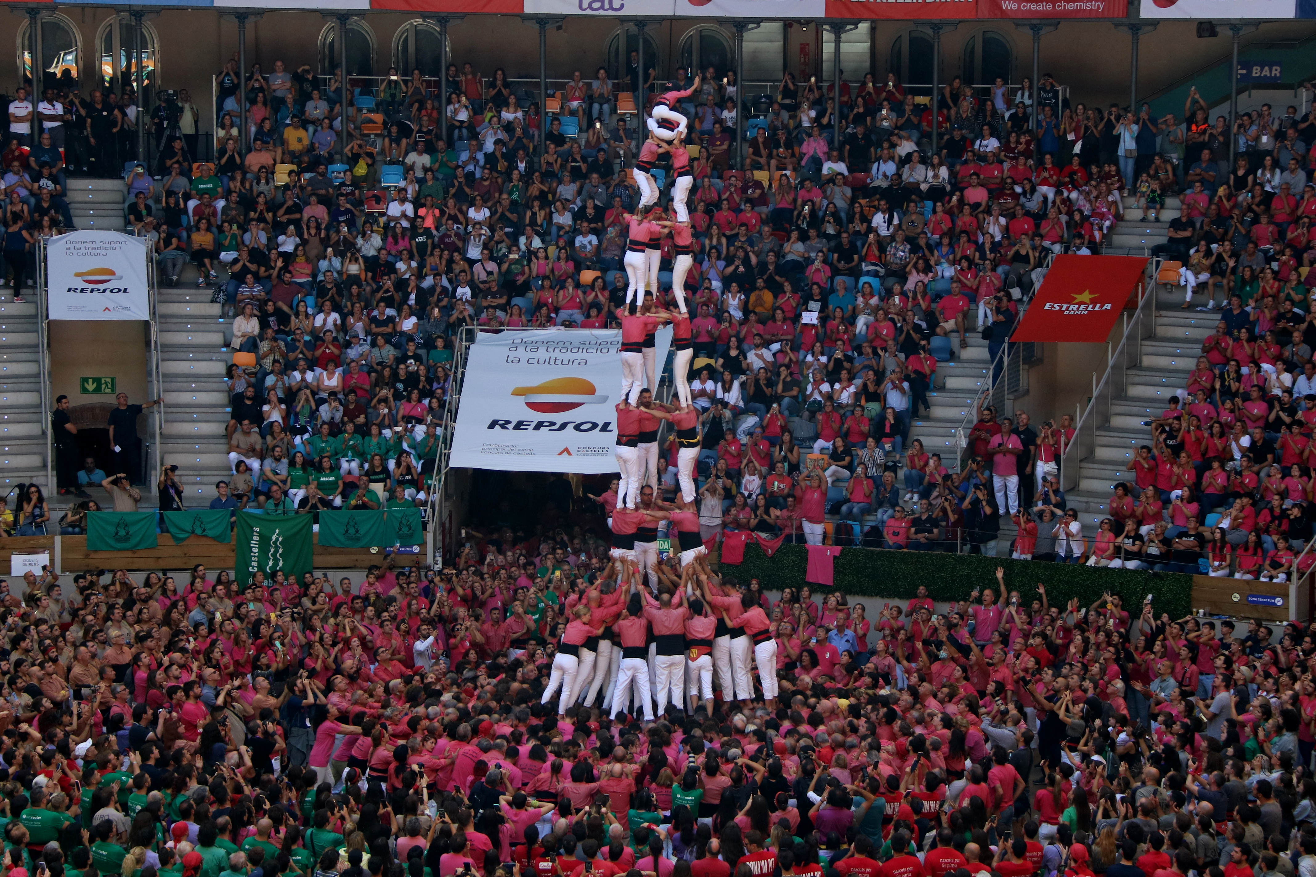 Tres d enou amb folre descarregat de la Vella Xiquets de Valls Concurs de Castells Tarragona (2)