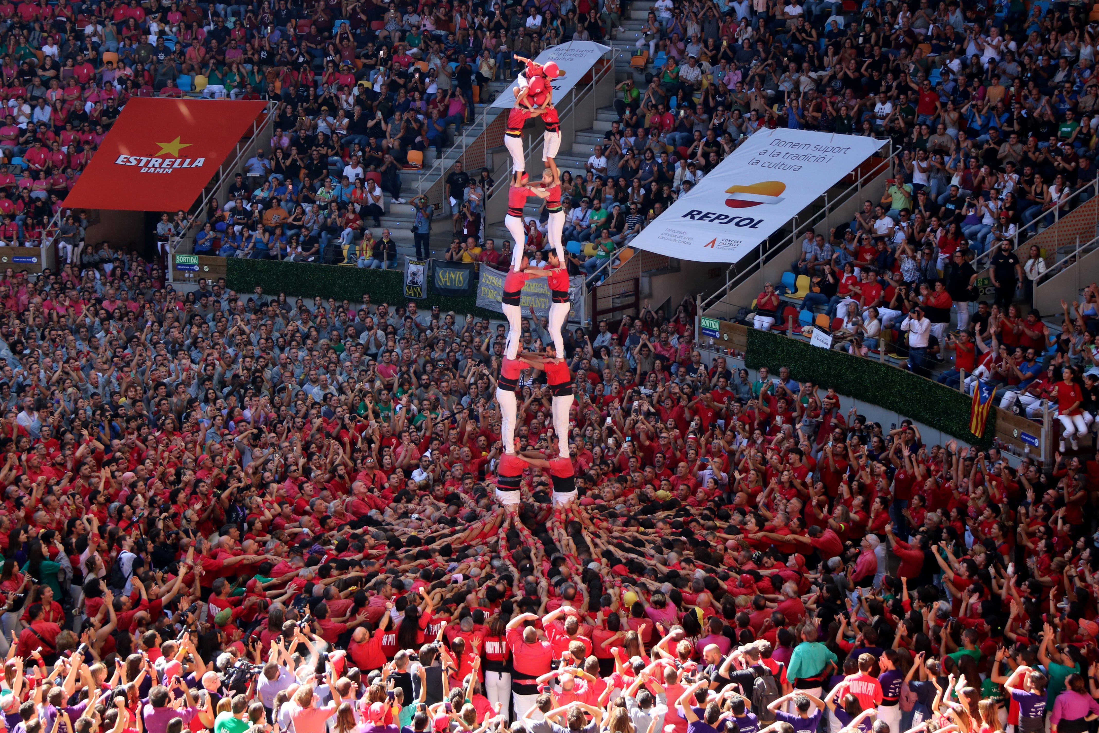 Torre de vuit neta de la Colla joves Xiquets de Valls Concurs de Castells Tarragona 2002 Torre de vuit neta de la Colla joves Xiquets de Valls Concurs de Castells Tarragona 2002