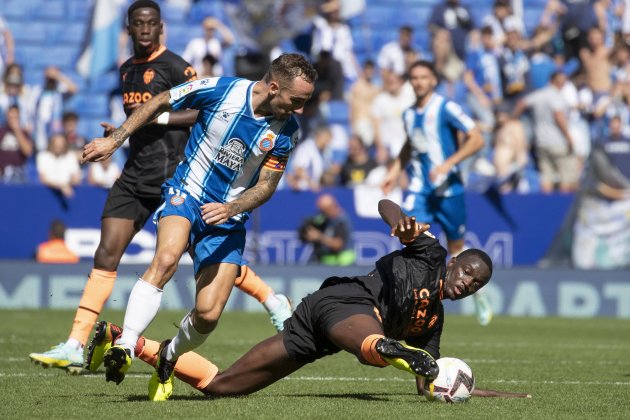 Sergi Darder Mouctar Diakhaby Espanyol Valencia / Foto: Marta Pérez - EFE Sergi Darder Mouctar Diakhaby Espanyol Valencia / Foto: Marta Pérez - EFE