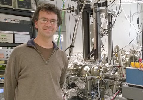 Científicos asturianos descubren cómo estabilizar nanoestructuras de carbono aptas para ordenadores cuánticos