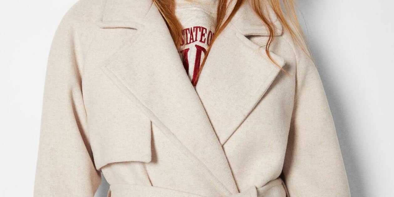 Bershka vende el abrigo trench de lana que vas a ver a las expertas en moda en invierno