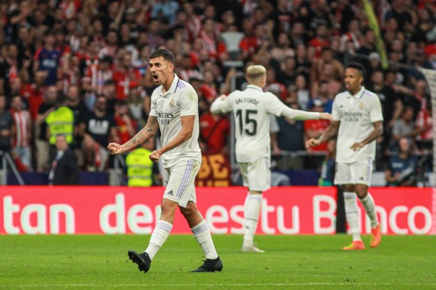 Dani Ceballos celebrando con el Real Madrid / Foto: Europa Press