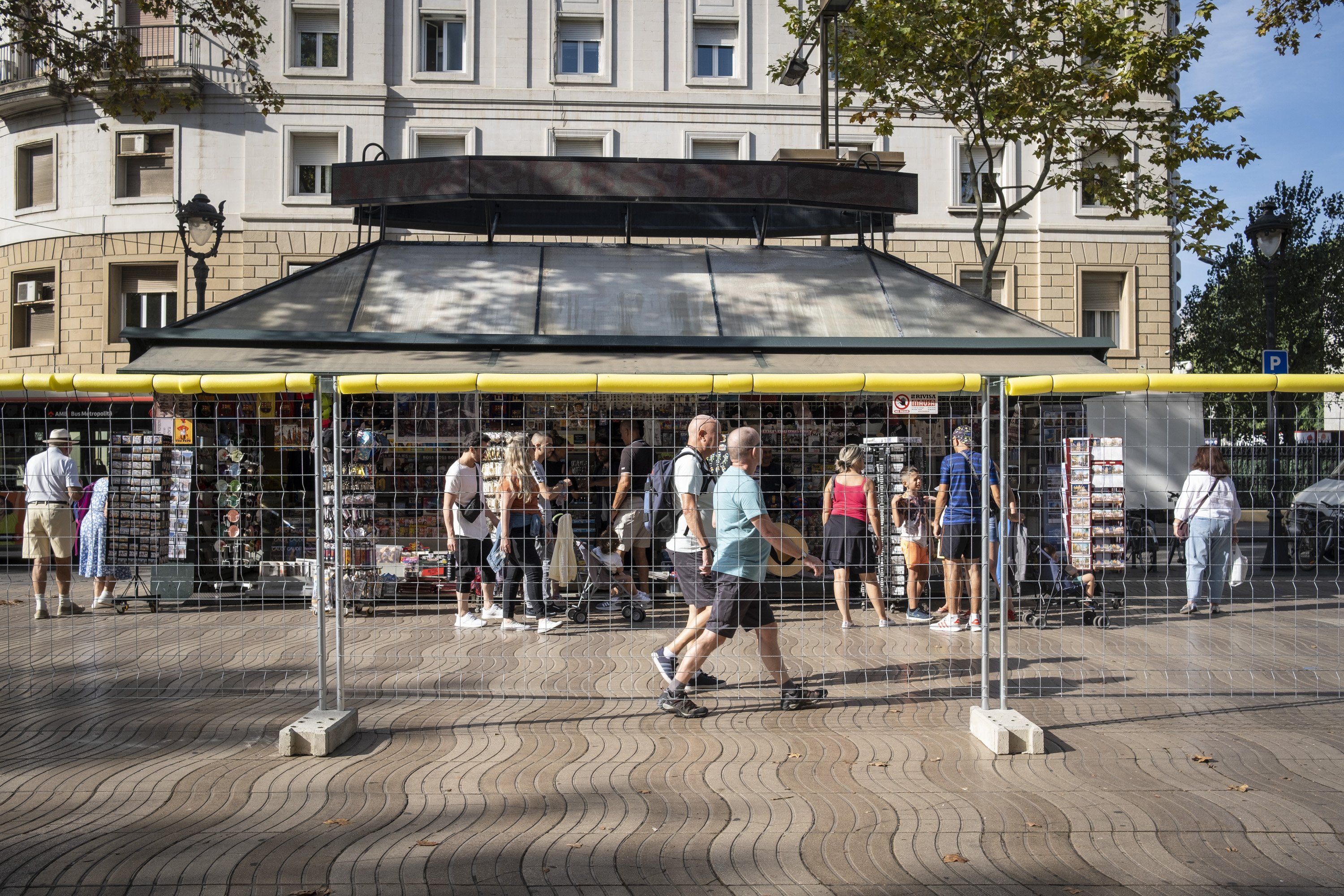 Veïns i comerciants reclamen escurçar els terminis de la reforma de la Rambla de Barcelona