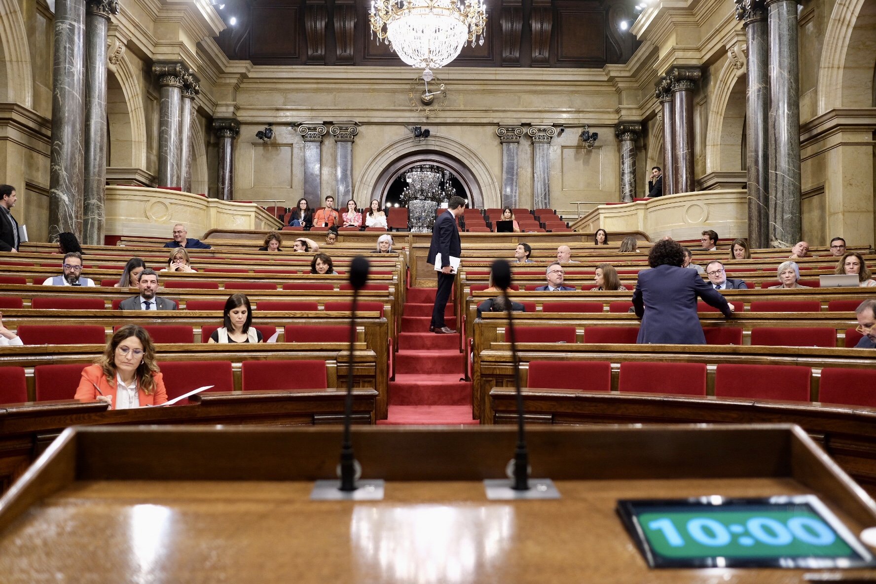 El Parlament defensa la constitucionalitat de la llei i el decret del català davant del TC