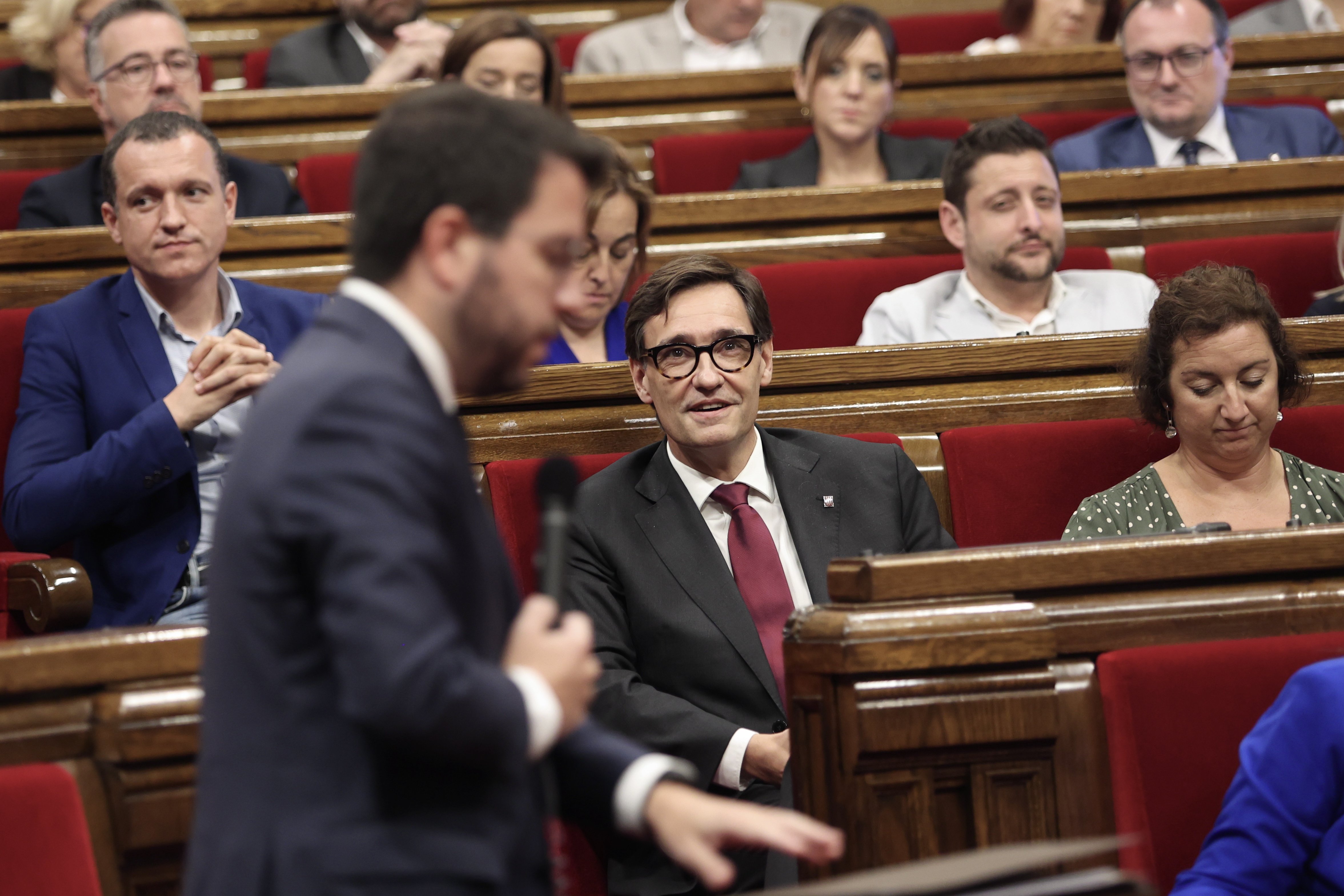 PSC maintains lead over ERC in Catalan election poll, with Junts losing ground