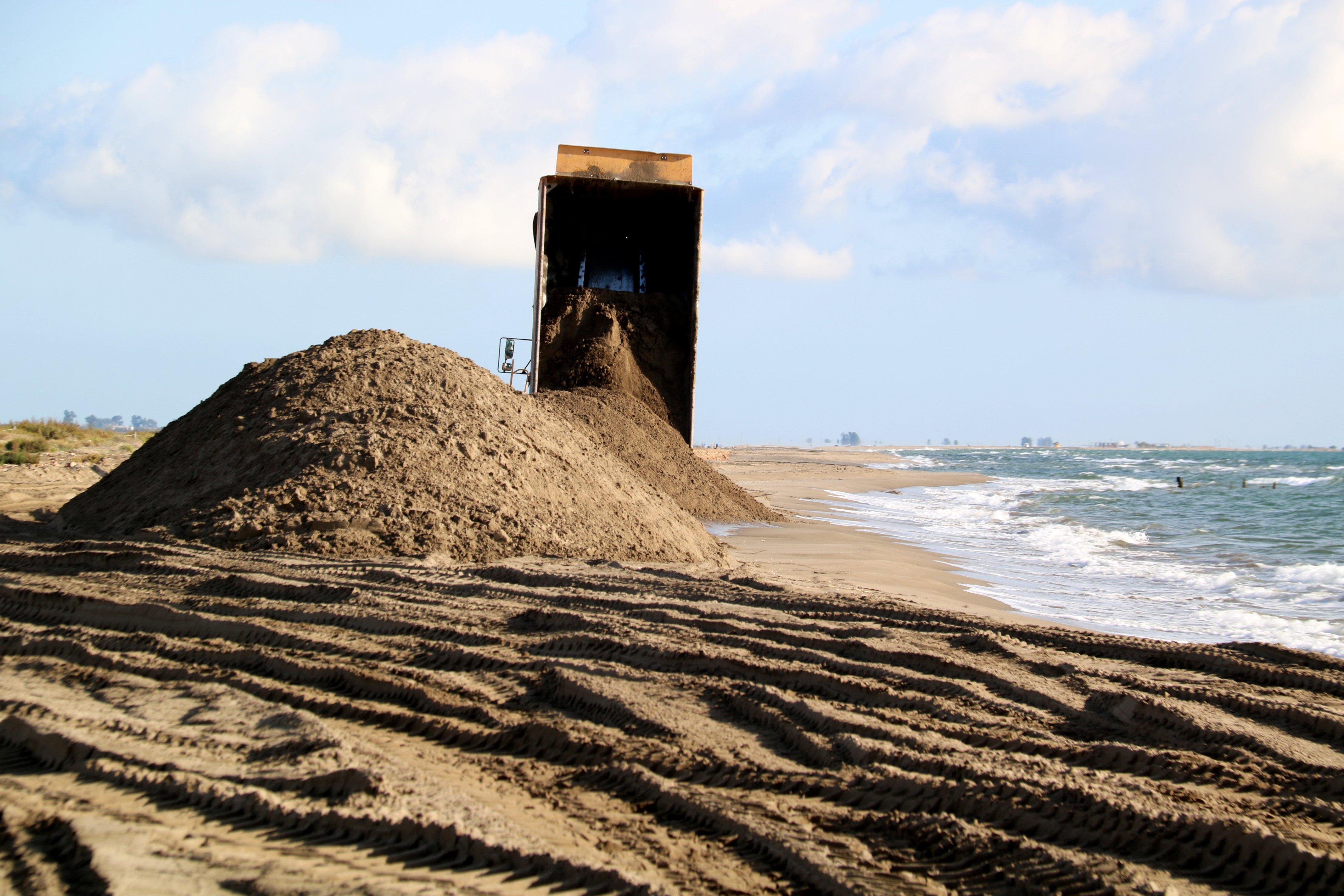 El Gobierno se retrasa un año en reforzar con arena el delta del Ebre