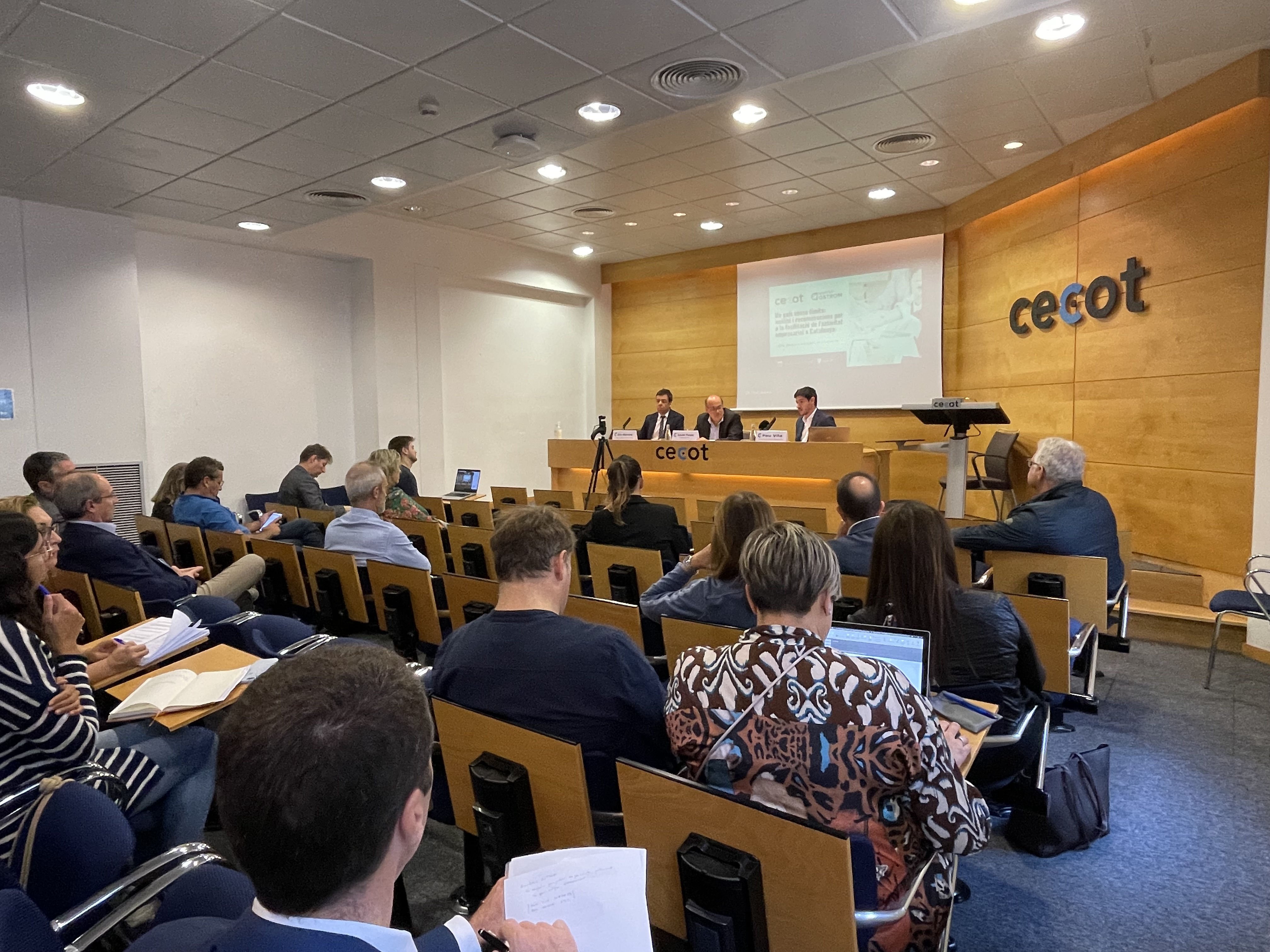 Ostrom i CECOT presenten un decàleg de mesures legislatives per facilitar l’activitat empresarial