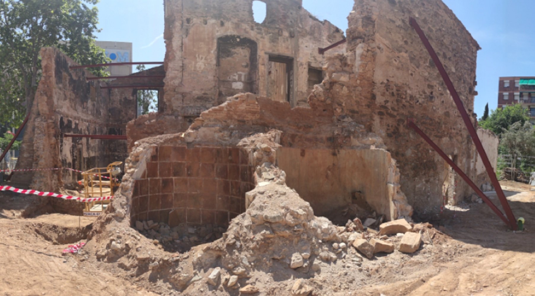 Afloran restos arqueológicos en una masía en rehabilitación en Nou Barris