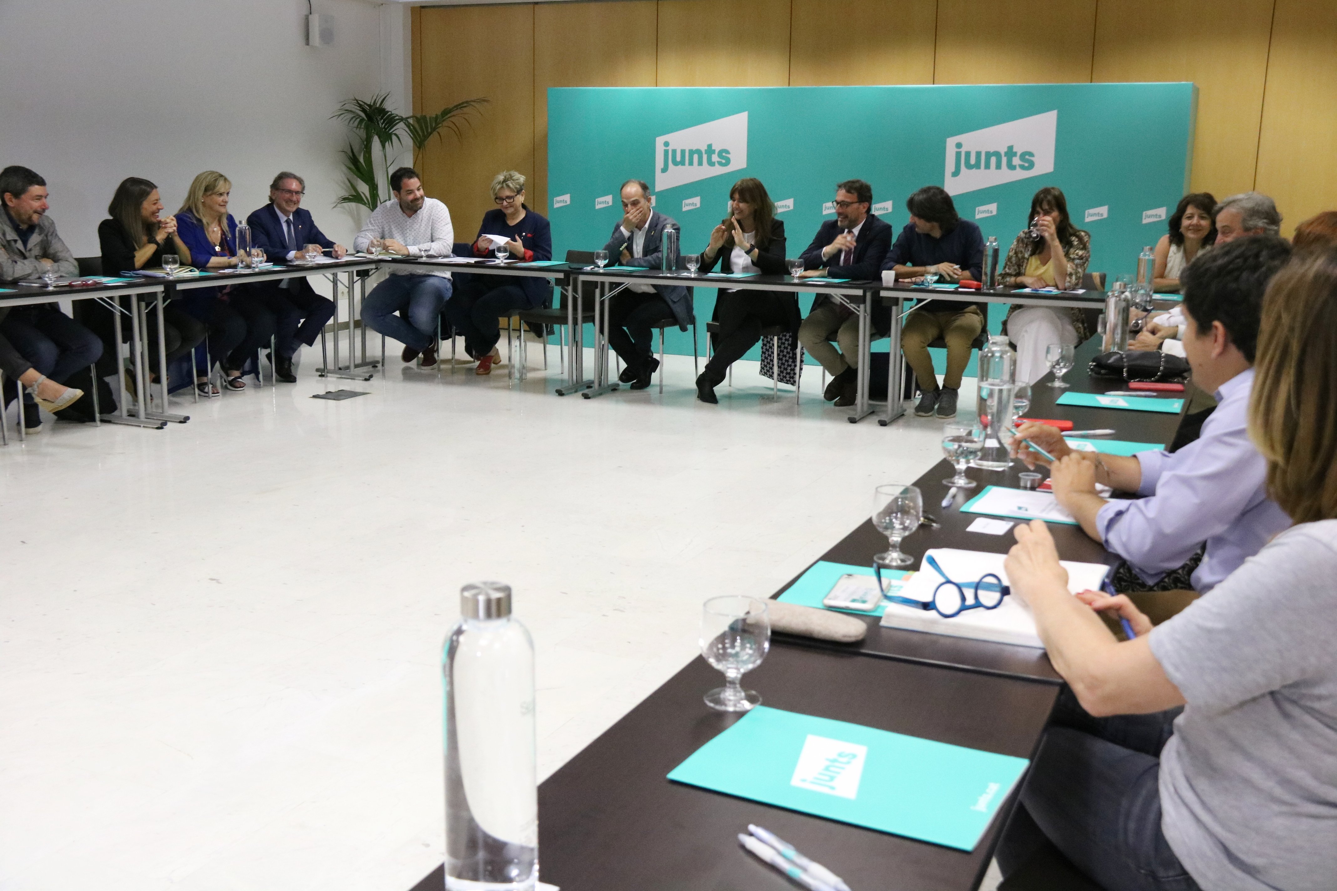 Junts convoca una executiva divendres a la tarda per aplicar el resultat de la consulta
