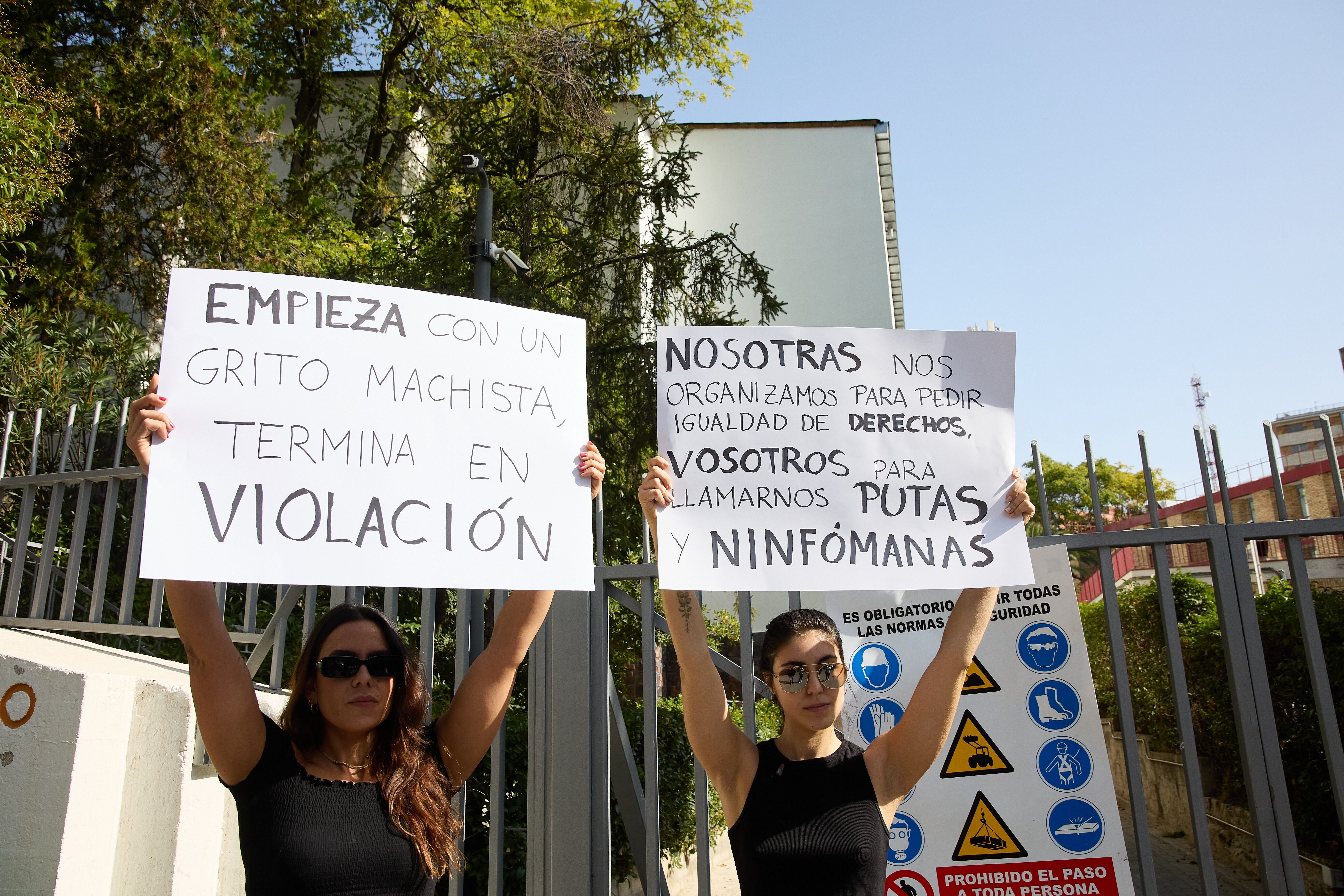La Fiscalia investigarà com a delicte d'odi els crits masclistes del Col·legi Major Elías Ahúja