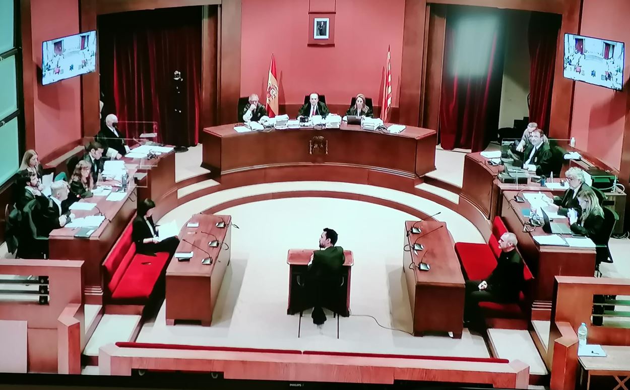 Roger Torrent afirma en el TSJC que el Tribunal Constitucional no puede prohibir un debate parlamentario