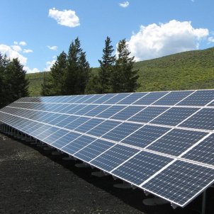 ¿Quieres ahorrar y no sabes cómo? Te explicamos todo lo que necesitas saber sobre energías renovables