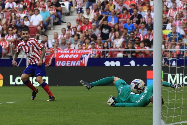 Ángel Correa Juan Carlos gol Atlético Madrid Girona / Foto: EFE