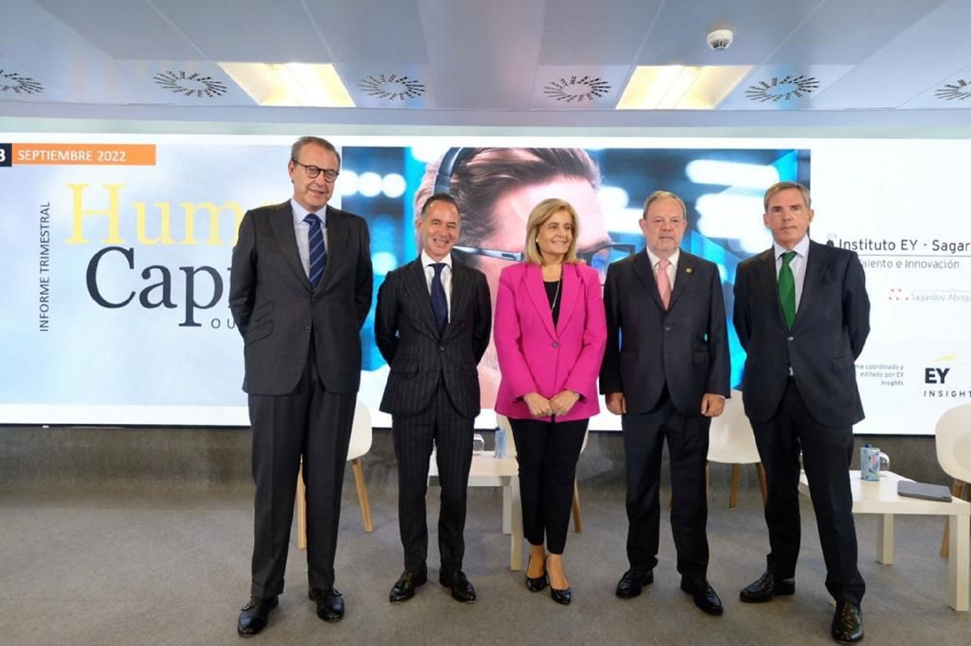 La creación de empleo pierde impulso, según 'Human Capital Outlook’