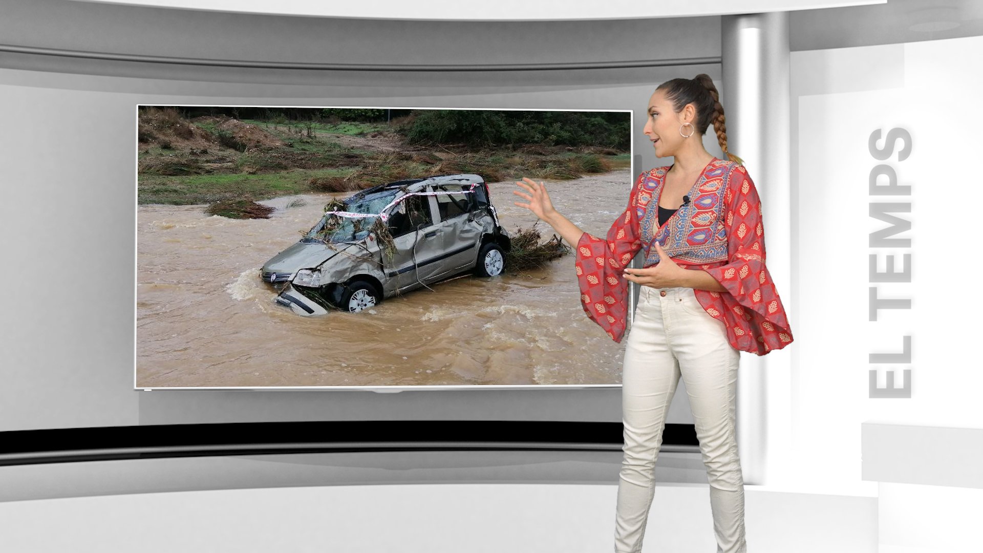 ¿Parará de llover este fin de semana? Imágenes de coches arrastrados por los ríos en Catalunya