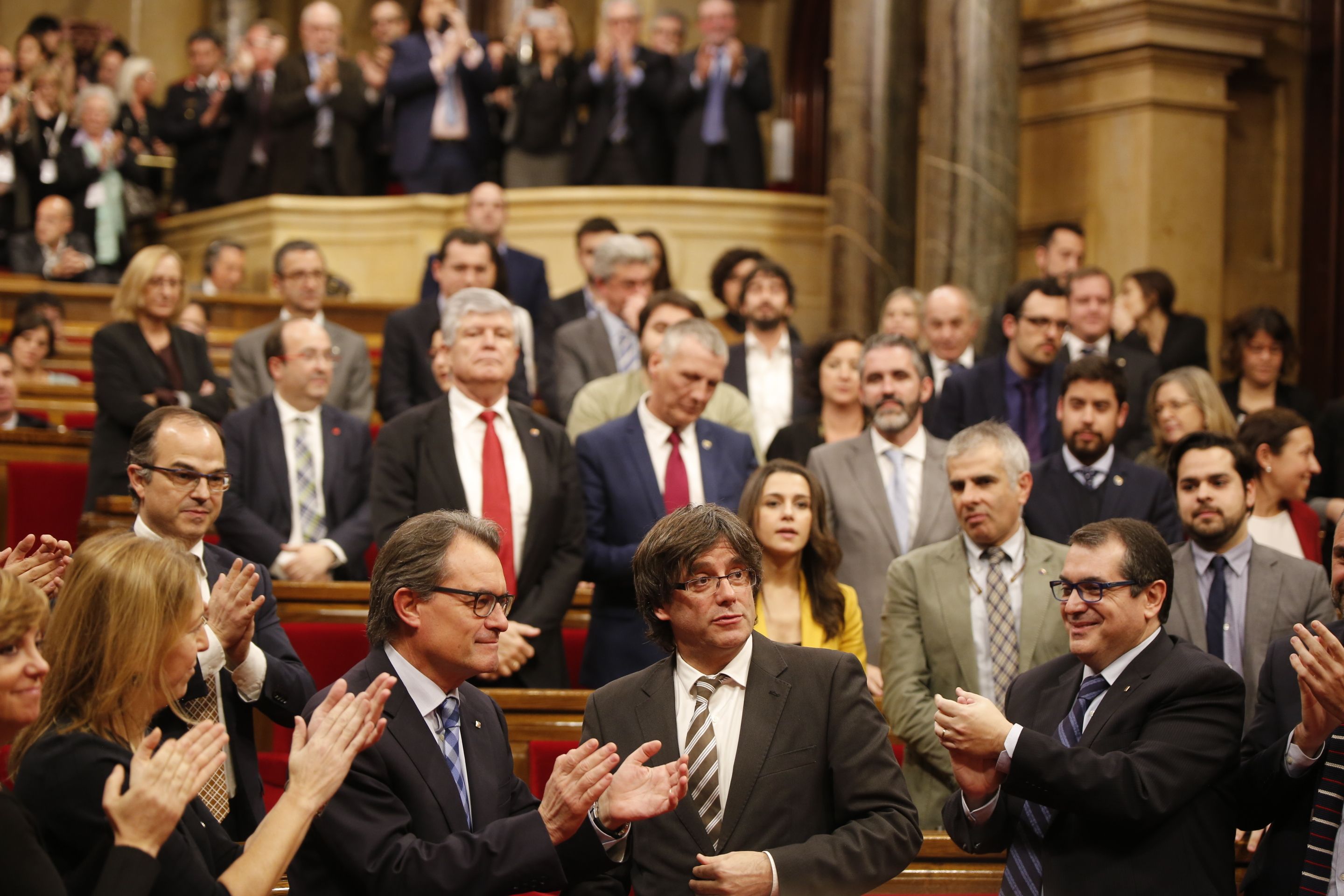 Mas vuelve hoy al Parlament para avalar la vía Puigdemont