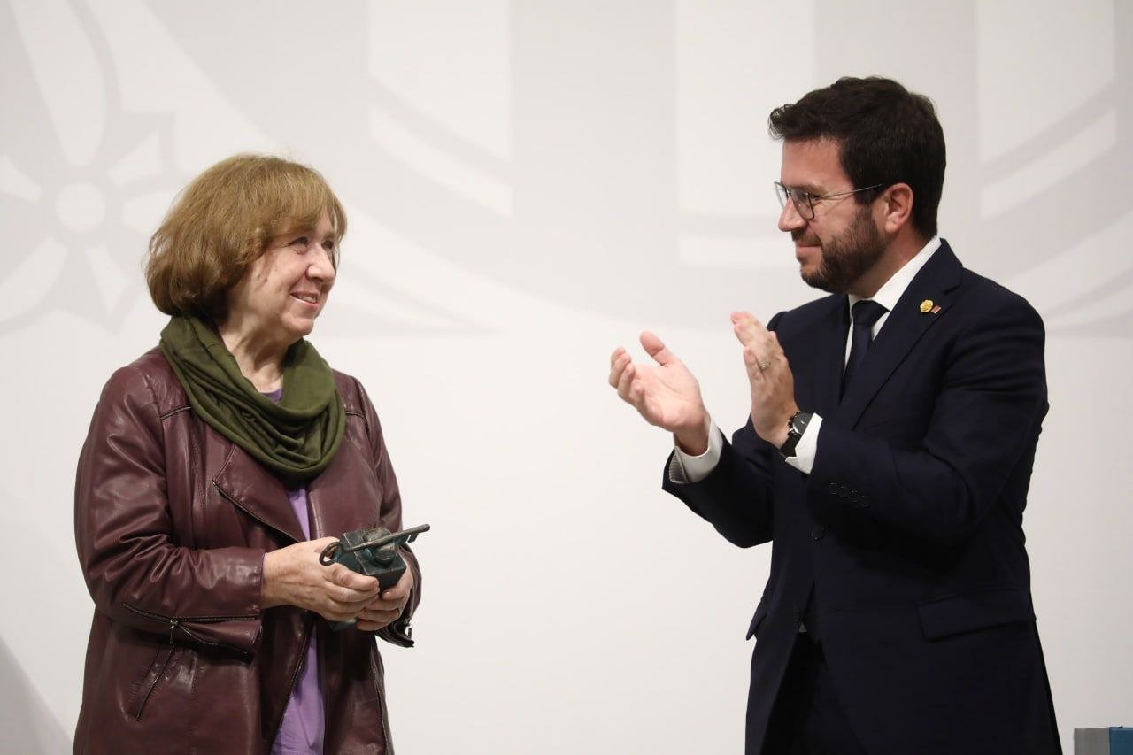 Svetlana Aleksievitx y Pere Aragones ACN