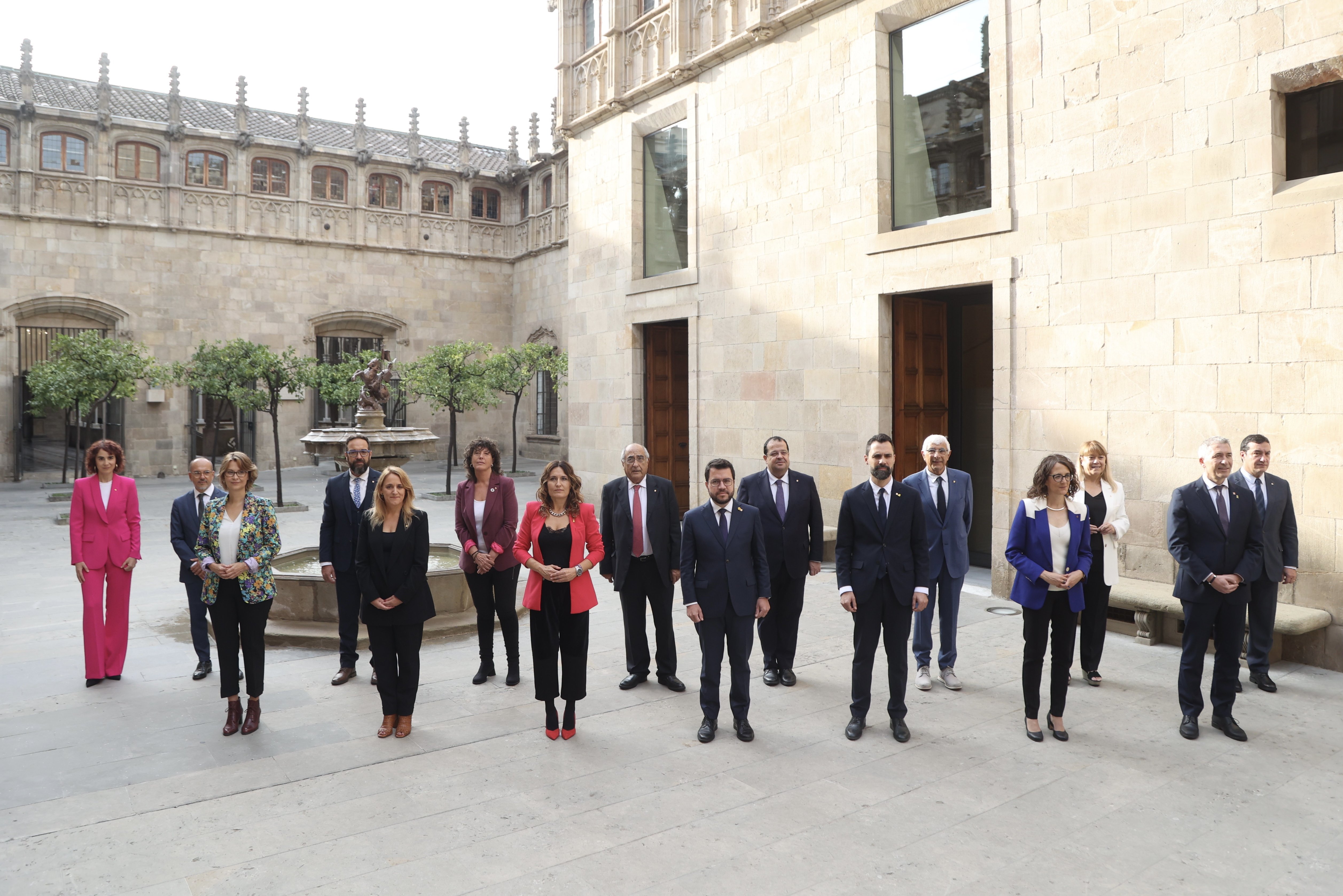Pere Aragonès estrena el nou Govern de la Generalitat: els consellers prenen possessió
