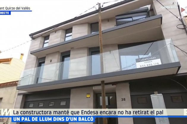 palo luz edificio