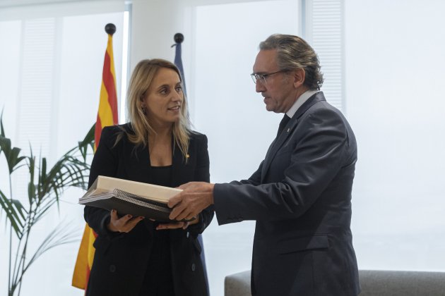 Traspaso Economía e Hisenda Jaume Giró Natàlia Mas / Montse Giralt Traspaso Economía e Hisenda Jaume Giró Natàlia Mas / Montse Giralt