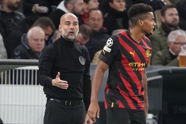 Pep Guardiola Manuel Akanji Manchester City / Foto: EFE