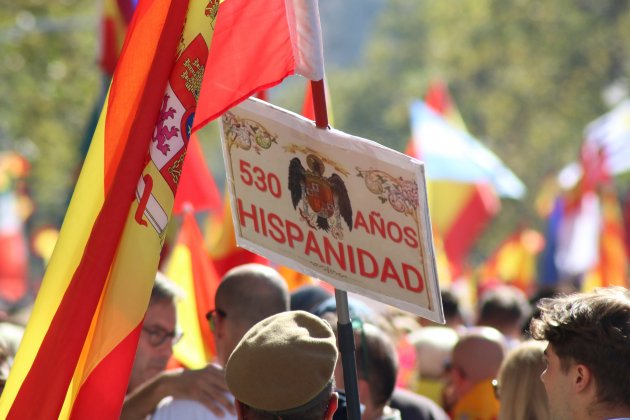 Manifestació 12 octubre hispanitat cartell / Foto: Miquel Muñoz Manifestació 12 octubre hispanitat cartell / Foto: Miquel Muñoz