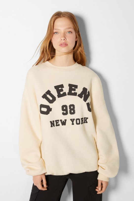 La sudadera favorita las de casa bien' está Bershka