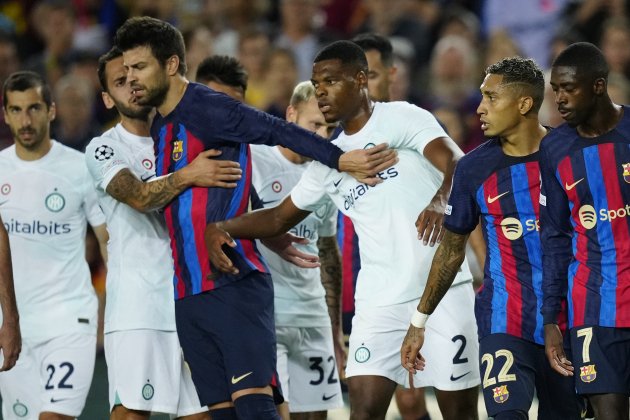 Gerard Piqué Raphinha Dembélé Dumfries Inter Barça Champions League / Foto: EFE Gerard Piqué Raphinha Dembélé Dumfries Inter Barça Champions League / Foto: EFE