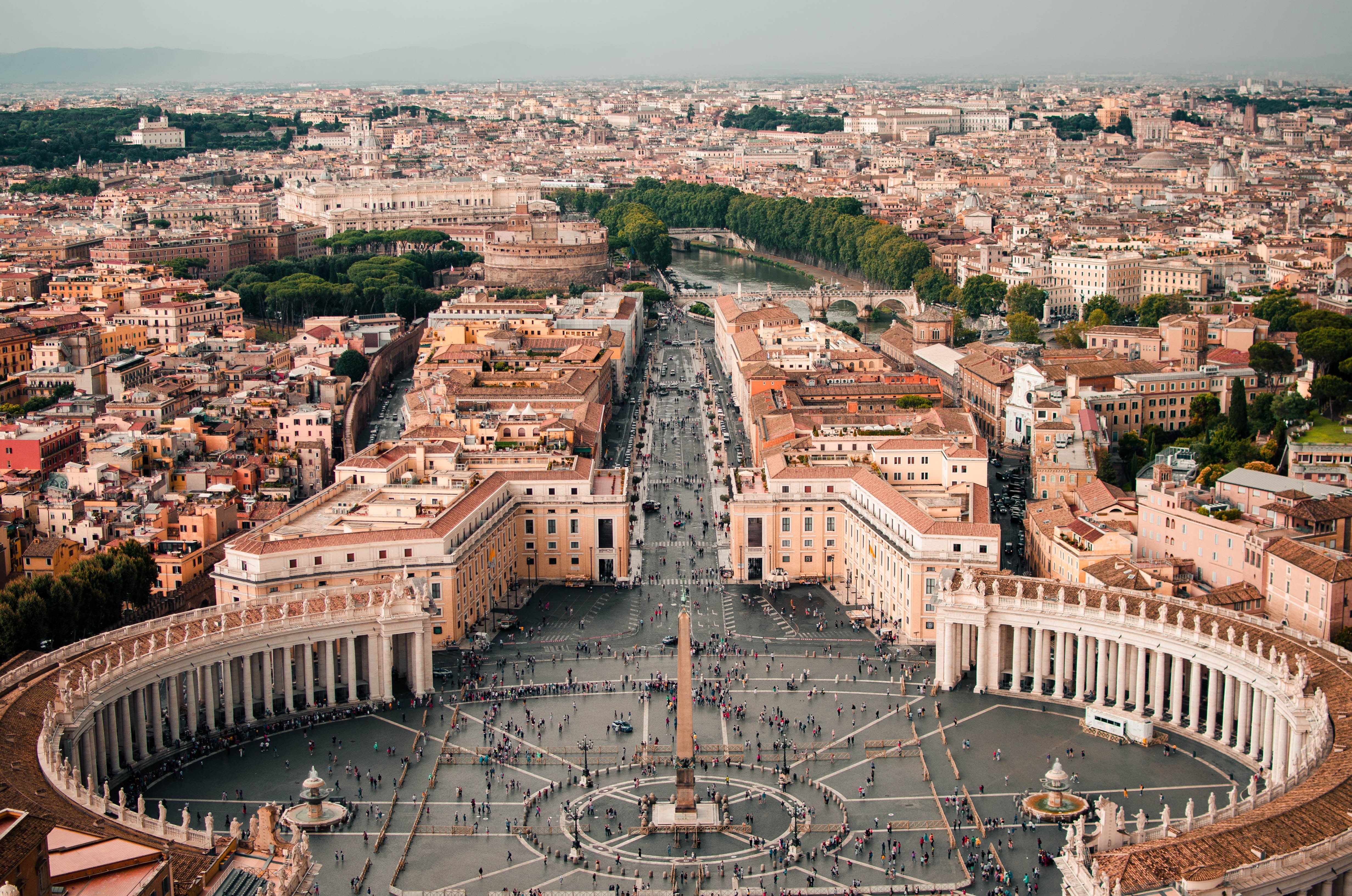 Vatican Mall: el polèmic centre comercial que obrirà davant de la basílica de Sant Pere, al Vaticà