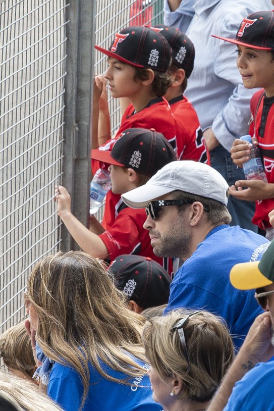 Gerard Piqué partido beisbol Sasha GTRES Gerard Piqué partido beisbol Sasha GTRES