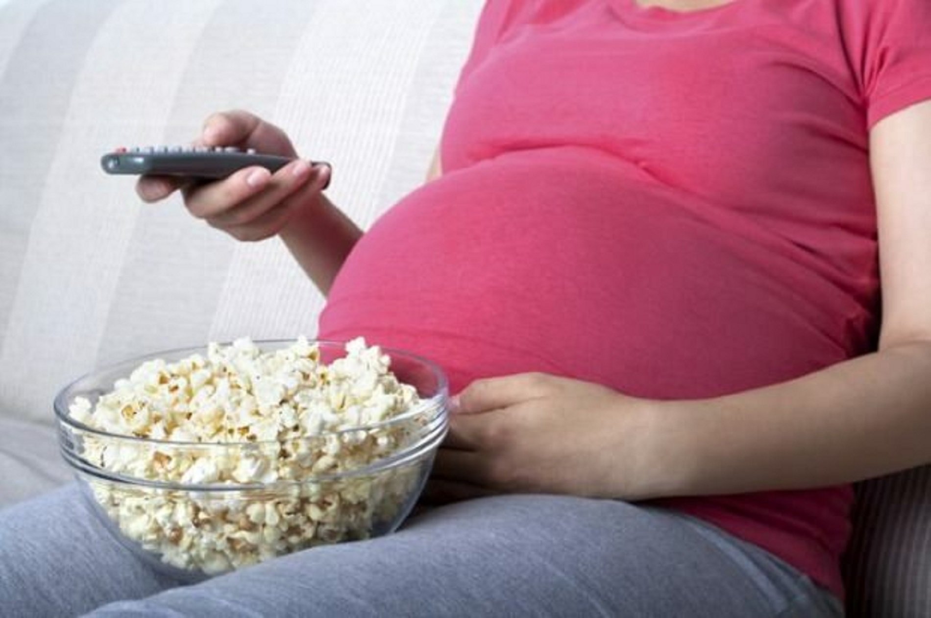 Comer alimentos ultraprocesados durante el embarazo afecta a las habilidades lingüísticas del niño