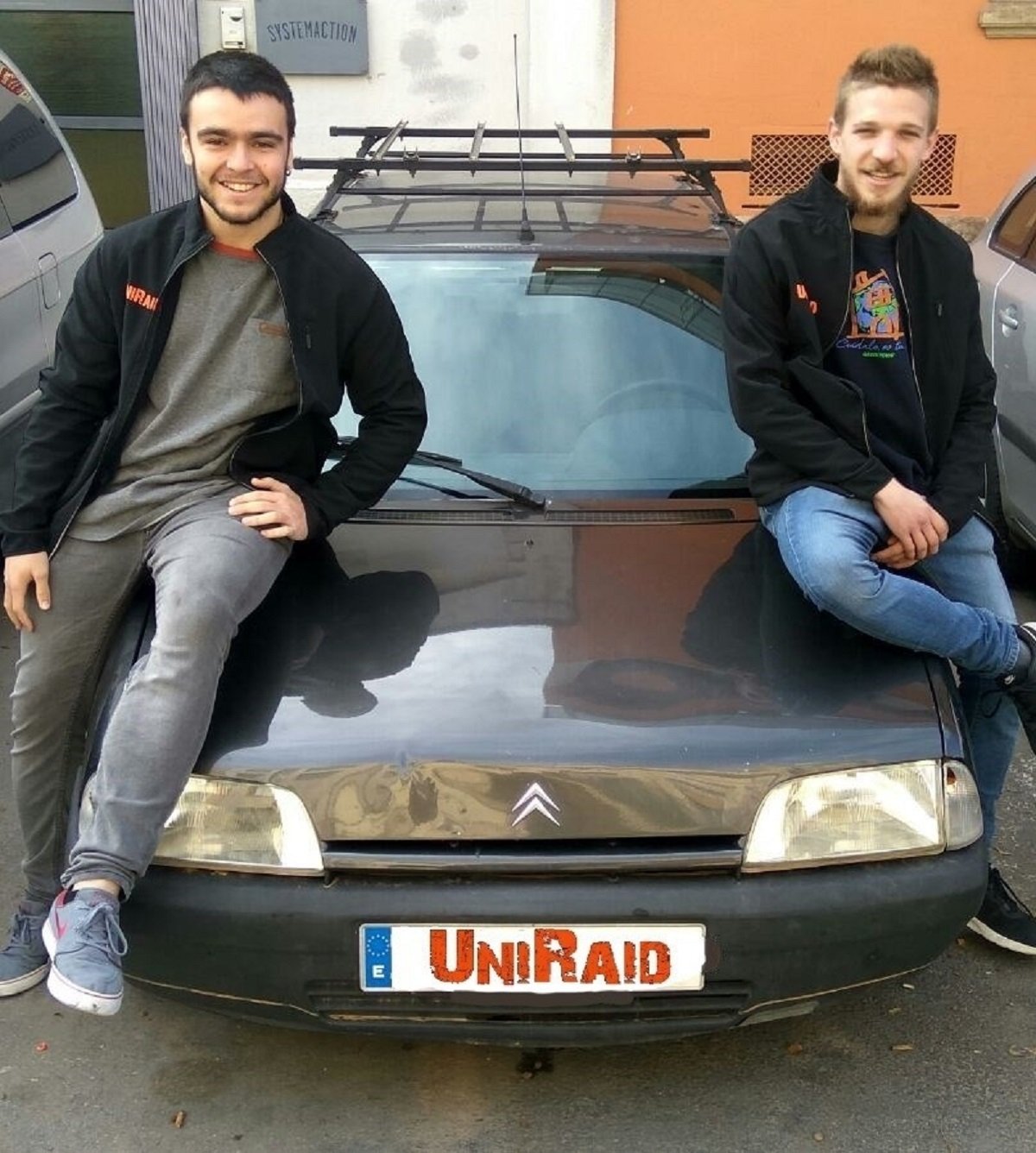 Dos estudiants catalans creuaran el Marroc per una competició solidària