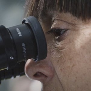 Curar a las mujeres con cáncer de mama que no salen adelante: el colosal reto de la doctora Moreno