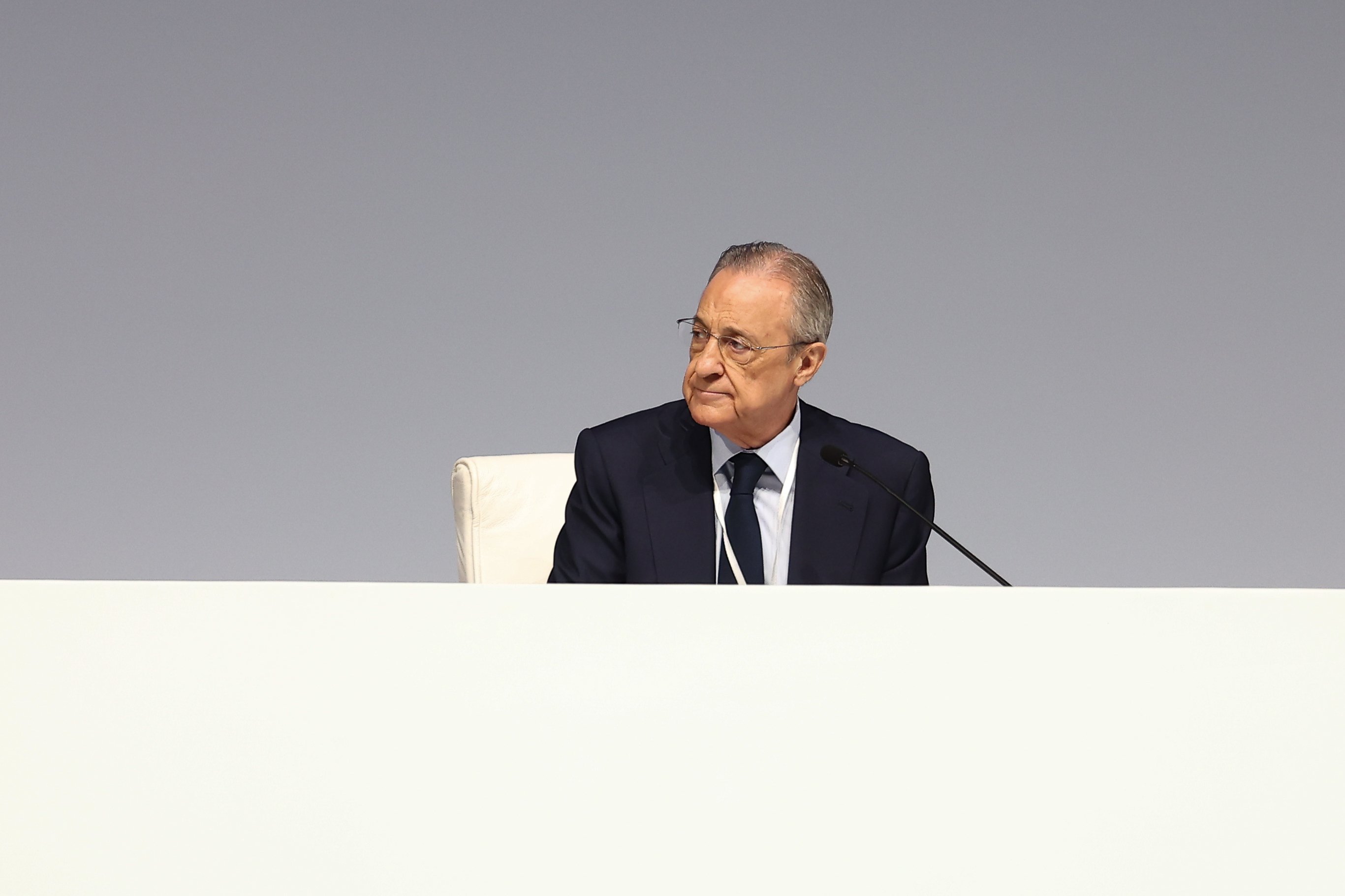 Jugadors del Reial Madrid han intentat impedir la venda en una conversa amb Florentino Pérez