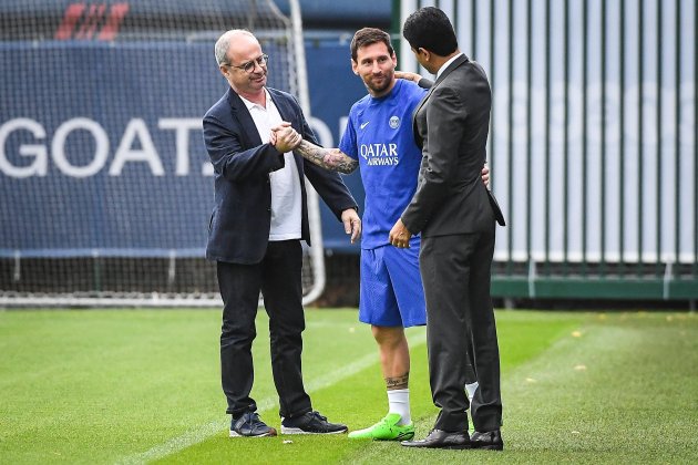 Leo Messi Nasser Al Khelaifi Luis Campos entrenamiento PSG / Foto: Europa Press