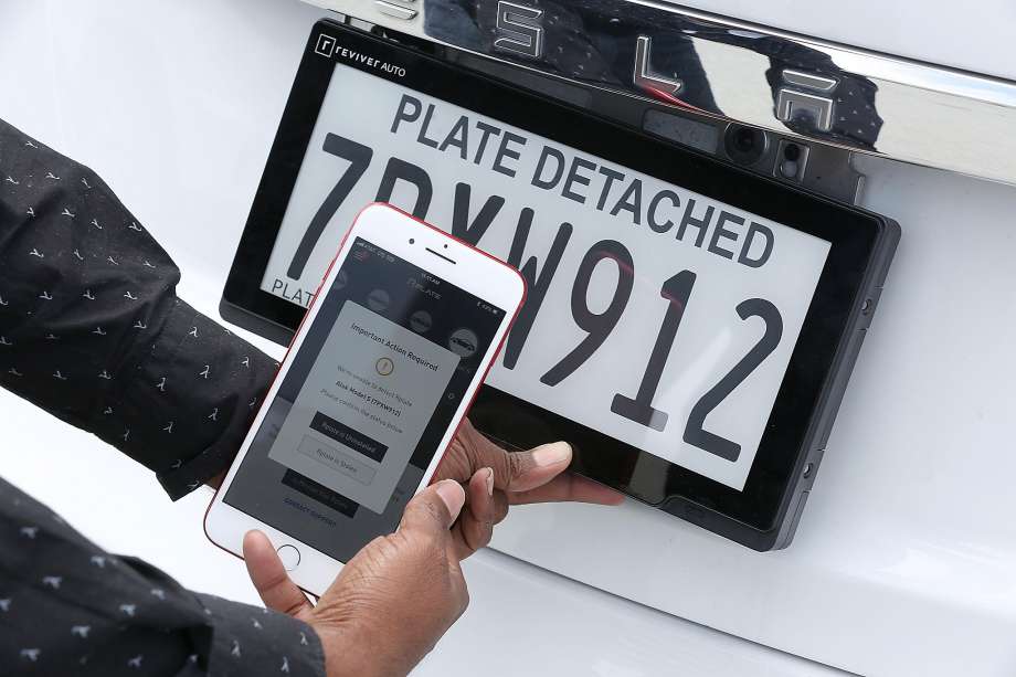 Hasta la matrícula de tu coche se va a digitalizar