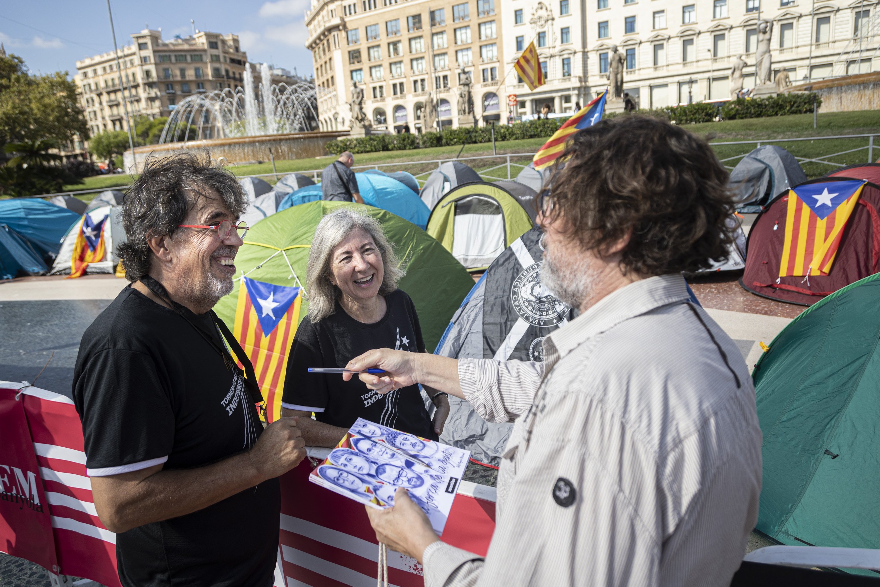 Dolors Feliu abre la acampada de la ANC: "Si hay un solo represaliado, estamos todos con él"