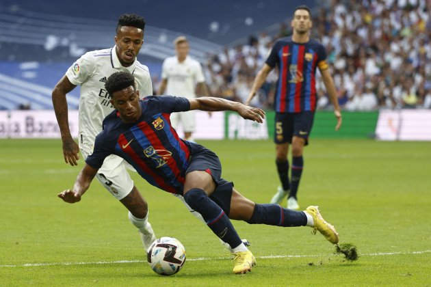 Alejandro Balde Éder Militao Reial Madrid Barça / Foto: EFE