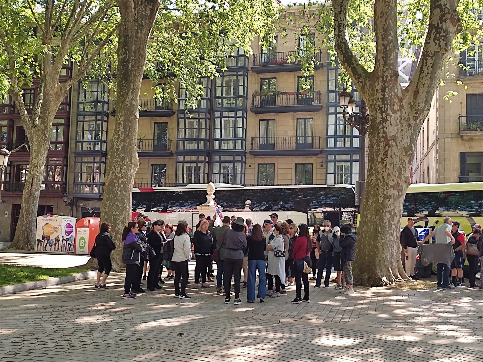 Grup de turistes a Bilbao | Foto: Europa Press