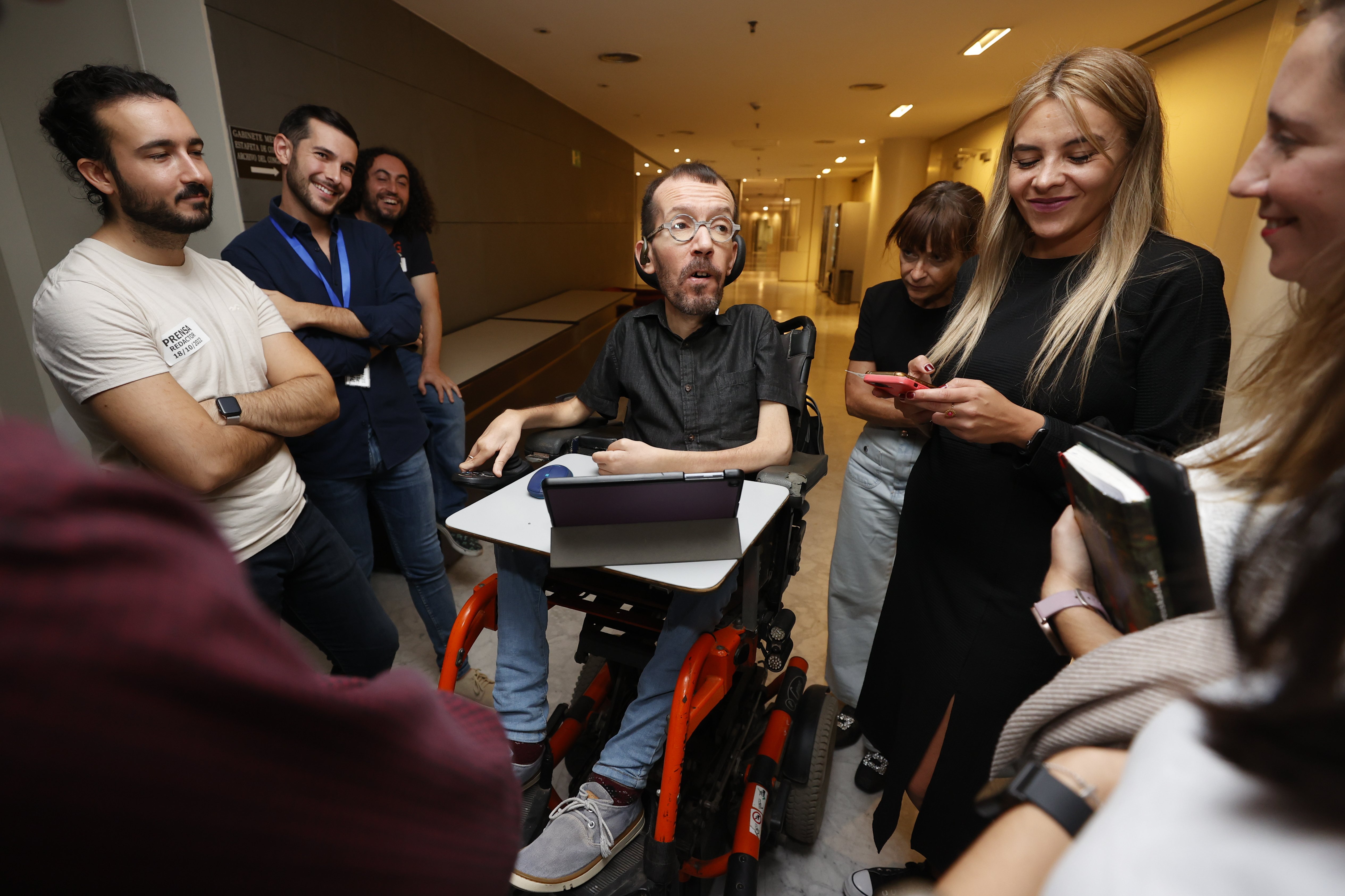 Podemos pide al PSOE evitar que el PP "controle la justicia por detrás"