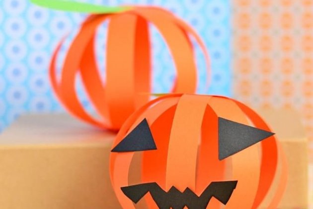 Decoracio Halloween propietària amb nens carbasses Pinterest