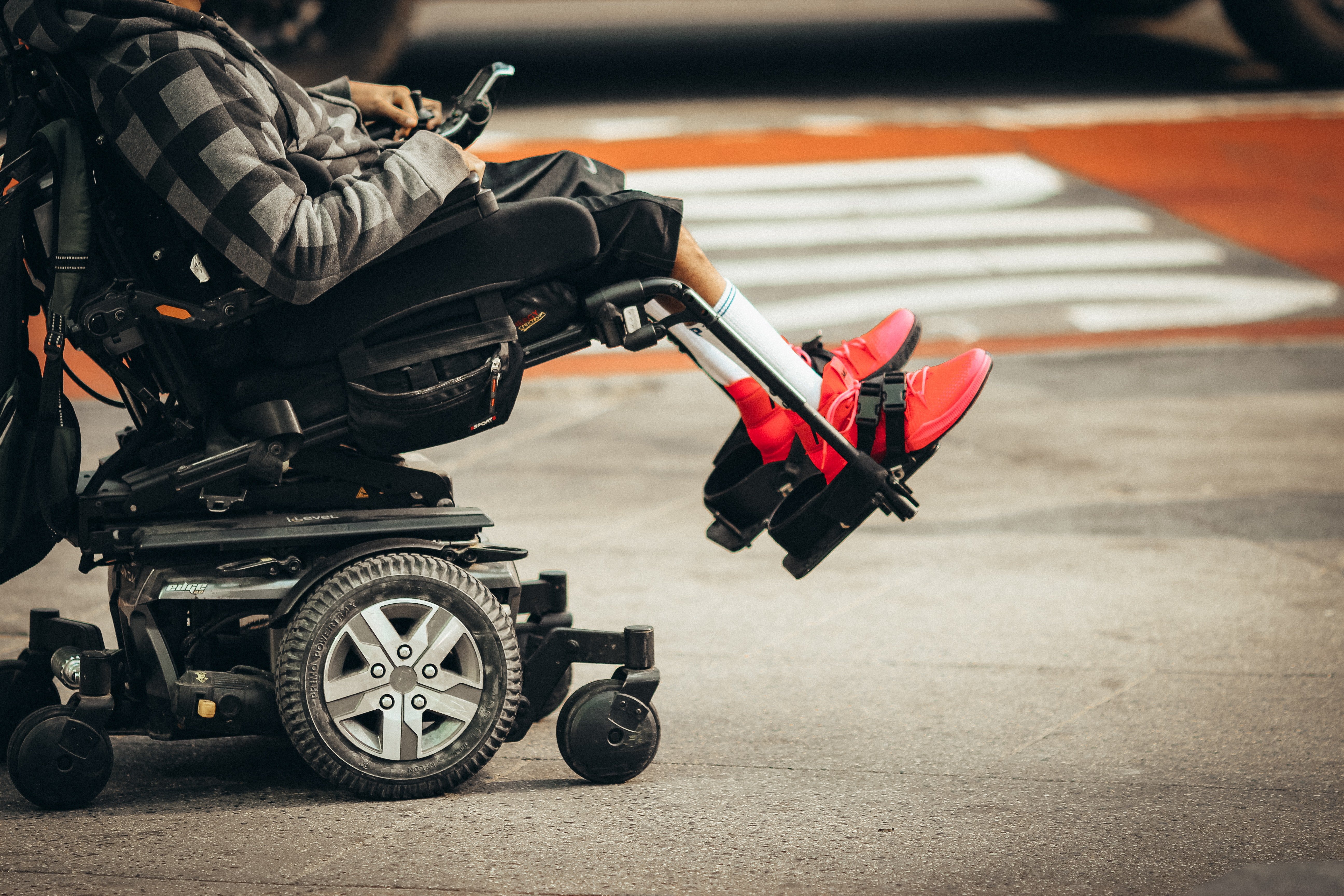 discapacitat cadira de rodes unsplahs