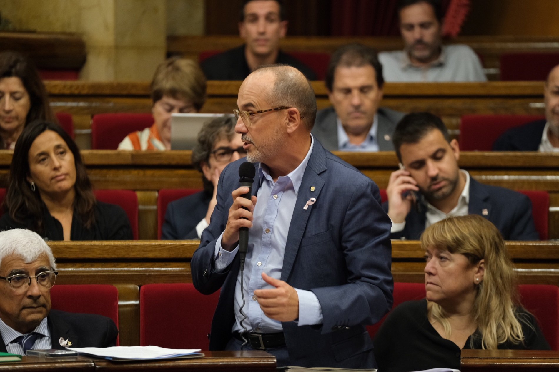 La presión lleva a Campuzano a comparecer en el Parlament por la promesa de Rufián en Santa Coloma