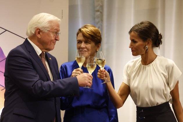 Letizia brinda EFe Letizia brinda EFe